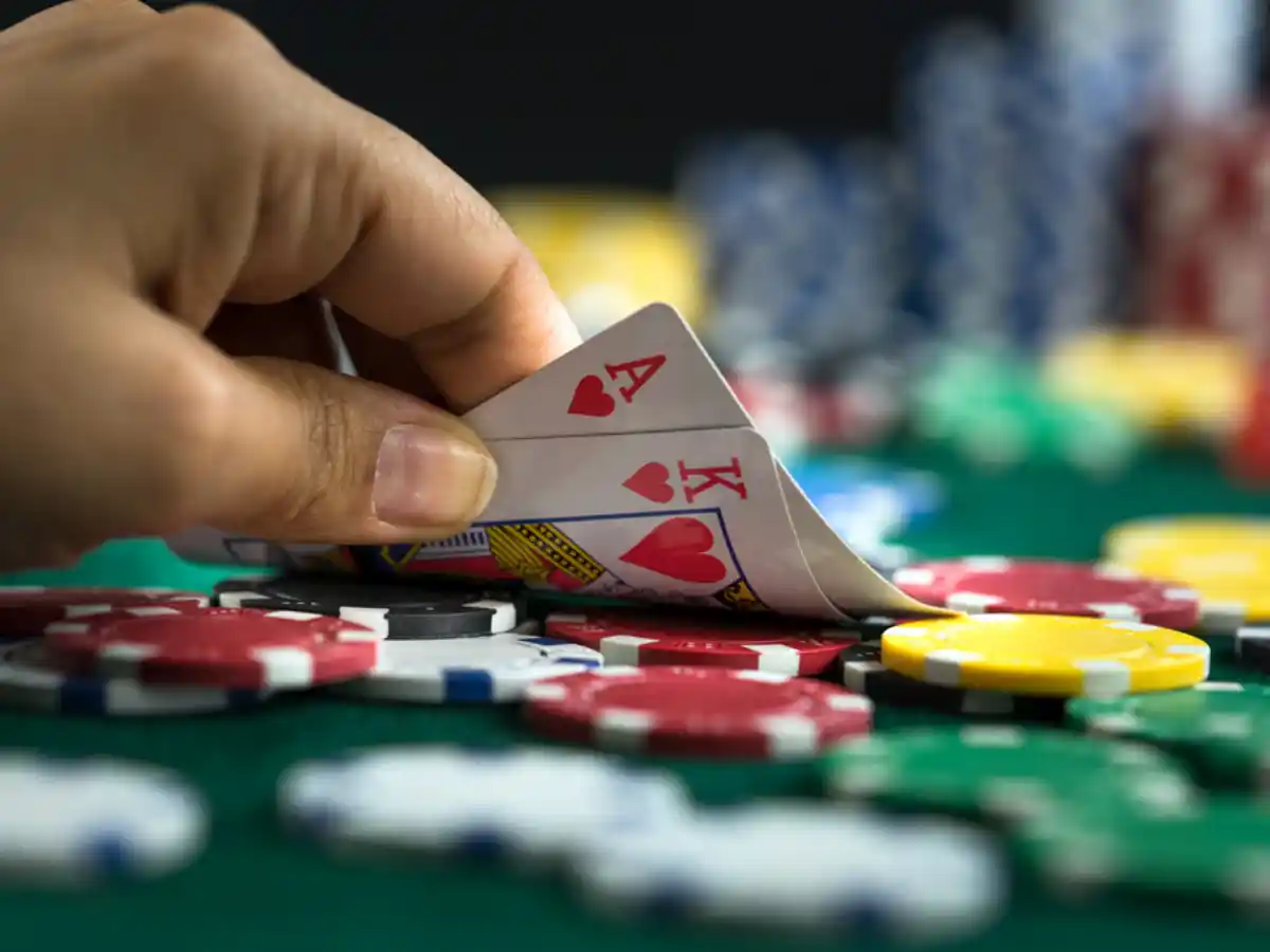 la letra pequeña del Blackjack en línea