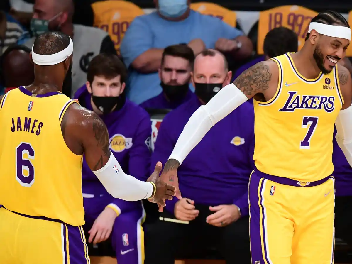 Si los Lakers juntan a Irving, Lebron y Davis