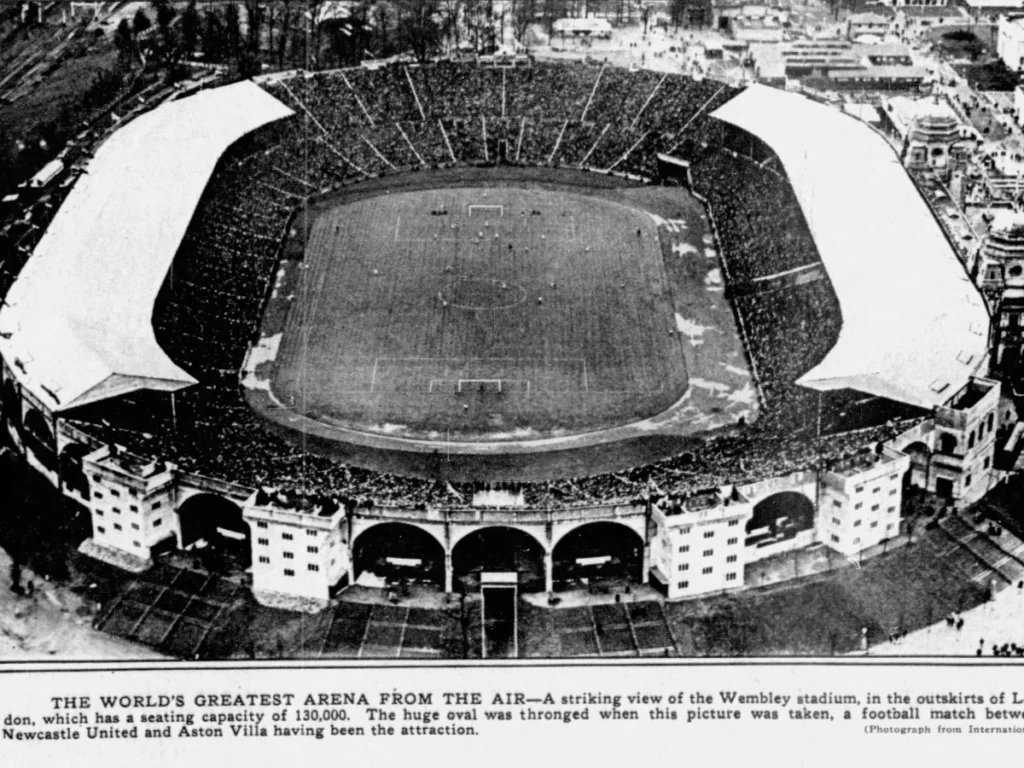 El-templo-sagrado-del-futbol-ingles-descubre-la-historia-del-estadio-de-Wembley-Viejo-Wembley-MiCasino