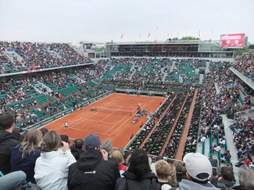 Canchas-de-tenis-como-impactan-la-dinamica-de-los-encuentros-tierra-batida-MiCasino